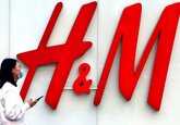H&amp;M începe să dispară în China: Retailerul este respins de majoritatea platformelor online de shopping, în timp ce aplicaţiile de tip Google Maps continuă să şteargă locaţiile companiei suedeze