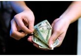 Индекс доллара впервые за 20 лет поднялся выше 105 пунктов