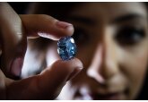 UK mining giant to offload De Beers diamond business