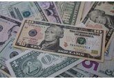Каждый второй житель планеты предрек доллару потерю лидерства