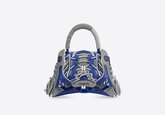 Balenciaga представил сумку из кроссовок