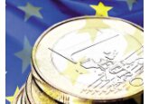 Euro rămâne în zona parietăţii cu dolarul. Traderii sunt din ce în ce mai îngrijoraţi