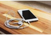 Apple окончательно откажется от бесплатных наушников для iPhone
