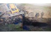 Păcura îngropată în pământ va „îngropa” mai multe cariere: Jurnaliști, activiști, politicieni cer sancționarea celor implicați!