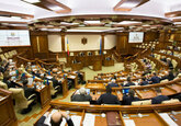 Deputații au adoptat Declarația cu privire la dezacordul dizolvării Parlamentului Moldovei.