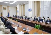 Pe perioada stării de urgență se suspendă activitatea judiciară privind examinarea cauzelor civile și penale, precum și a procedurilor procesuale penale.