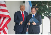Marile bănci americane cer Argentinei garanții de miliarde de dolari pentru a-i acorda împrumutul promis de Trump