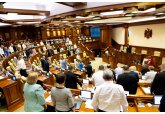 Parlamentul a votat în prima lectură modificarea accizelor pentru produsele de tutun și cele conexe