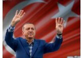 Erdogan s-a predat pieţelor financiare: Banca centrală a Turciei a majorat dobânda de referinţă la 25% în încercarea disperată de a stopa creşterea preţurilor, dar investitorii spun că nu este de ajuns