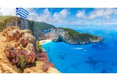 Una dintre cele mai celebre plaje din Grecia va fi extinsă pentru a salva epava care a transformat-o într-o atracție mondială
