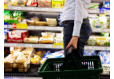 Retailerii americani îşi reduc preţurile, cu consumatorii dând semne că s-au săturat de inflaţie