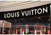 Gigantul francez LVMH, cu fonduri Pilon II în acţionariat, devine prima companie europeană cu o capitalizare de peste 500 mld. dolari