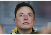 Musk v Ambani: Billionaires battle over India&#039;s satellite internet