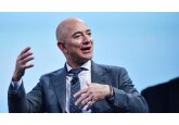 Jeff Bezos s-a răzgândit şi vrea să doneze cea mai mare parte a averii de 124 de miliarde de dolari pe care o deţine. 