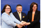 The EBRD will provide Moldova with a 23 million euros loan and the European Commission with a 20 million euros grant for the rehabilitation of the North-South railway corridor from Valcinet to Cainari. 