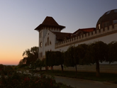 Purcari Wineries a anunțat vânzări record pentru prima jumătate a anului 2025 - 195,4 milioane RON (≈39,1 milioane euro), o creștere de 18% față de perioada similară a anului trecut, ceea ce reprezintă cel mai bun rezultat din istoria companiei 