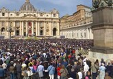 Vaticanul taie semnalul telefoanelor pe timpul conclavului. Motivul pentru care s-a luat această decizie drastică