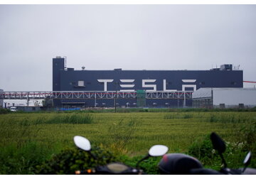 Tesla столкнулась с последствиями торговой войны США и Китая