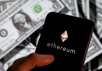 Ether, a doua cea mai valoroasă criptomonedă din lume, stabileşte un nou record de 3.400 de dolari, după o creştere de 360% anul acesta. La ce valoare poate ajunge moneda în perioada următoare