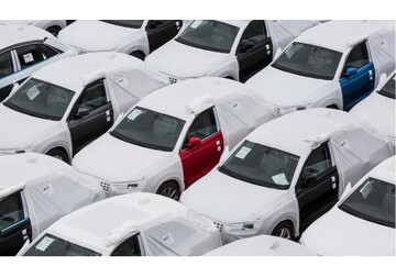 Industria auto cere din nou UE să revizuiască interdicția motoarelor cu combustie în 2035
