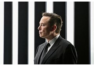 Маск захотел восстановить зрение слепому человеку
