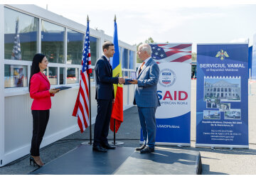 The U.S. Agency for International Development (USAID) has provided the Moldovan Customs Service with six mobile offices for joint control at the border with the EU.
