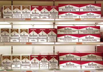 CEO-ul Philip Morris International spune că ţigările ar trebuie să fie interzise, iar compania va înceta să mai vândă sub brandul Marlboro în Marea Britanie