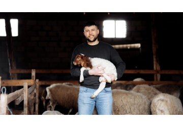 La 30 de ani gestionează 2 afaceri în Moldova și Germania. Istoria de succes a antreprenorului Vasile Munteanu, client Microinvest