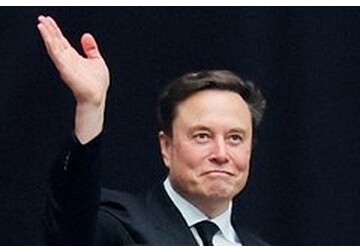 Маск потребовал выплату в триллион долларов и пригрозил уйти из Tesla