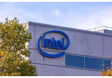 Intel amână construirea fabricilor sale de cipuri din Europa, în pofida subvențiilor generoase promise