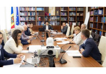 În Parlament au avut loc consultări publice pe marginea proiectului de lege privind consolidarea cadrului de activitate a Băncii Naționale a Moldovei.