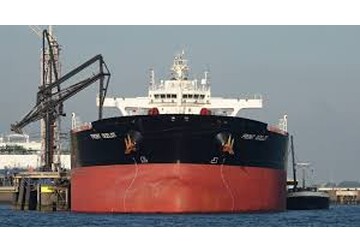 В Китае ввели в эксплуатацию первый в мире нефтяной супертанкер на метаноле