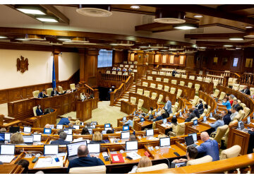 Парламент Молдовы принял в первом чтении поправки в госбюджет на 2023 г., которые сокращают его доходы и расходы на 497,8 млн леев. 