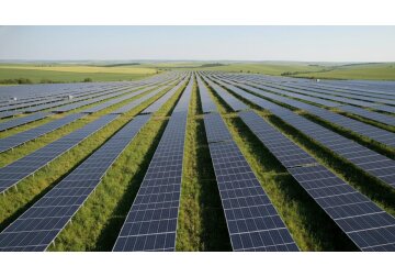 A început construcția celui mai mare parc fotovoltaic din România
