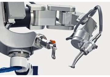 Робот провел первую в миру операцию на зубах