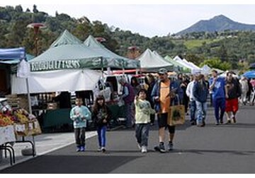 Домохозяйствам США оказалось все труднее сводить концы с концами