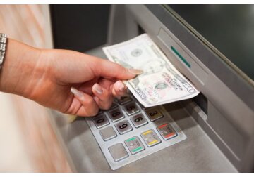Cea mai puternică economie a lumii are probleme. O treime din populaţia sa nu ştie cum să se mai descurce cu banii până la finalul lunii şi se îngroapă în datorii