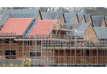 Homebuilder warns on profits as housing market alarm bells intensify