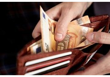 Инфляция в Европе замедлилась впервые за полтора года