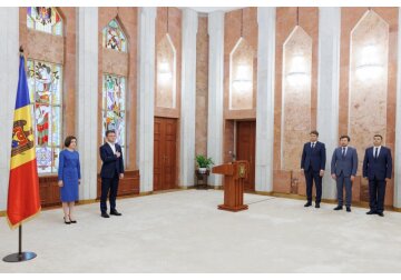 Andrei Spînu a fost numit în funcția de ministru al Infrastructurii și Dezvoltării Regionale, Adrian Efros a venit în fruntea Ministerului de Interne și Dan Perciun - în funcția de ministru al Educației și Cercetării.