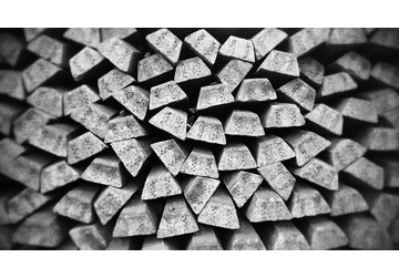 Argintul atinge un nou maxim istoric