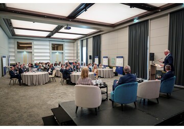 Prime Minister Alexandru Munteanu called on members of the American Chamber of Commerce in Romania to invest in Moldova and implement large-scale projects