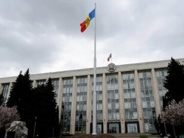 Cabinetul de Miniștri desfășoară o politică externă activă pentru a asigura cât mai multe facilități și protecție cetățenilor moldoveni din străinătate și, prin diverse stimulente și granturi pentru afaceri, susține întoarcerea acestora în țara natală