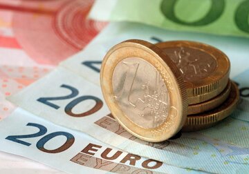 În Moldova, volumul achizițiilor de valută de la persoane fizice, în martie, se ridica la 293,9 milioane dolari, ceea ce reprezintă 7,5% mai mult decât luna precedentă.