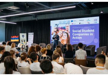 Elevii din Moldova,  încurajați să-și transforme ideile în afaceri sociale.  Conferința internațională dedicată Afacerilor Sociale Școlare, găzduită la Chișinău