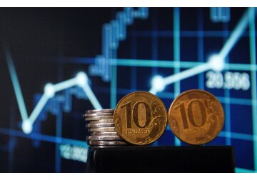 Rubla îşi revine: Moneda rusească atinge maximul ultimei luni faţă de dolar. Acţiunile ruseşti recuperează teren în ultima şedinţă de tranzacţionare