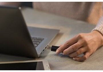 Создана флешка для хранения данных в течение сотен лет