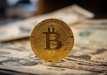 Piaţa criptomonedelor a ajuns să valoreze 2 trilioane de dolari. Creşterea a fost susţinută de Bitcoin