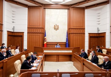Consiliul Suprem de Securitate al Moldovei a solicitat Procuraturii Generale să investigheze utilizarea companiilor de asigurări și a conturilor bancare ale acestora în procesele de împrumut și privatizare a activelor de stat asociate grupurilor de interese și implicate în alte fraude anchetate.