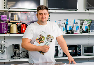 Mihail Ciubuc: Cu ajutorul Grantului de la Microinvest am cumpărat produse pentru noul meu magazin